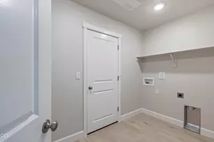 3999 SW Obsidian Pl, Redmond, OR 97756 - Photo 13