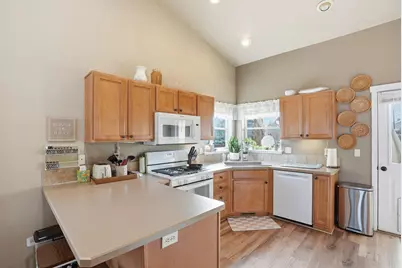 20648 Beaumont Drive, Bend, OR 97701 - Photo 7