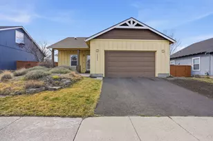 20648 Beaumont Dr, Bend, OR 97701 - Photo 3