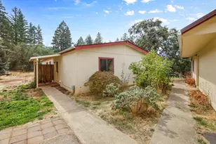 301 Robmar Ln, Grants Pass, OR 97527 - Photo 7