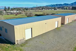 3060 S Stage Rd, Medford, OR 97501 - Photo 1