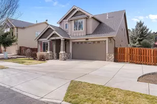 537 NW 28th St, Redmond, OR 97756 - Photo 1