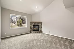 537 NW 28th St, Redmond, OR 97756 - Photo 9