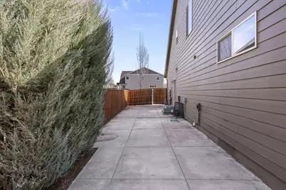 537 NW 28th Street, Redmond, OR 97756 - Photo 27