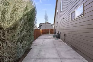537 NW 28th St, Redmond, OR 97756 - Photo 27