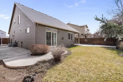 537 NW 28th Street, Redmond, OR 97756 - Photo 25