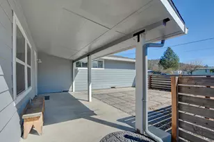 7441 Maple Ln, Central Point, OR 97502 - Photo 5