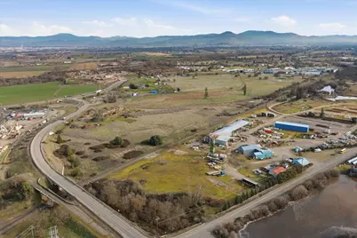 7505 Blackwell Road, Central Point, OR 97502 - Photo 11