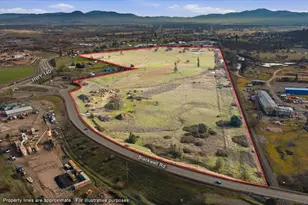 7505 Blackwell Rd, Central Point, OR 97502 - Photo 1