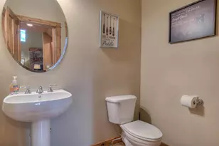 56340 Solar Dr, Bend, OR 97707 - Photo 15