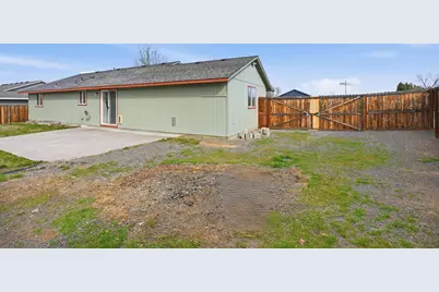 3302 SW Reindeer Avenue, Redmond, OR 97756 - Photo 27