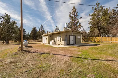 65320 Hwy 20, Bend, OR 97703 - Photo 27