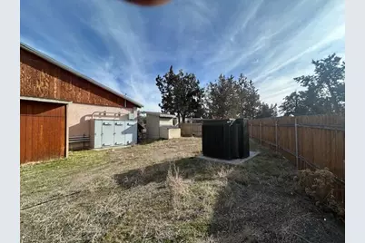 65320 Hwy 20, Bend, OR 97703 - Photo 19