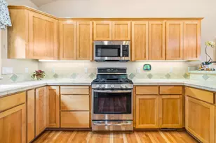 3130 N W Colonial Dr, Bend, OR 97703 - Photo 23