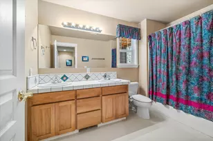 3130 N W Colonial Dr, Bend, OR 97703 - Photo 43