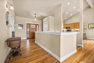 3130 N W Colonial Dr, Bend, OR 97703 - Photo 7