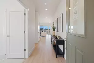 2251 SW 43rd St, Redmond, OR 97756 - Photo 5