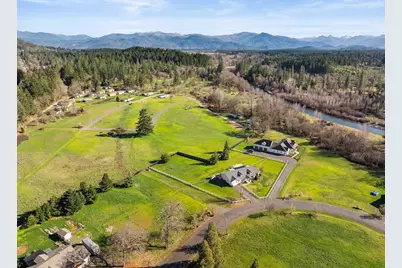 527 E Forks Circle, Cave Junction, OR 97523 - Photo 5