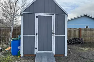 517 SW Marshall St, Madras, OR 97741 - Photo 21