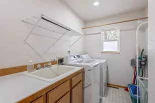 18900 Tuscarora Ln, Bend, OR 97702 - Photo 13