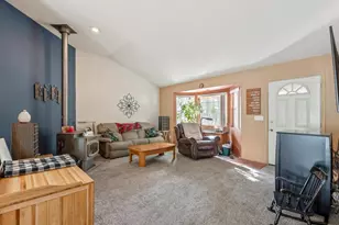 18900 Tuscarora Ln, Bend, OR 97702 - Photo 5