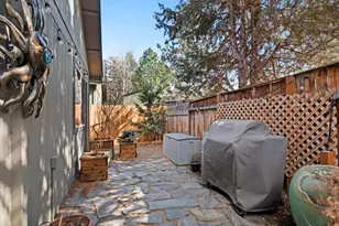 21279 Thornhill Ln, Bend, OR 97701 - Photo 23