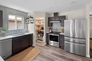 21279 Thornhill Ln, Bend, OR 97701 - Photo 5