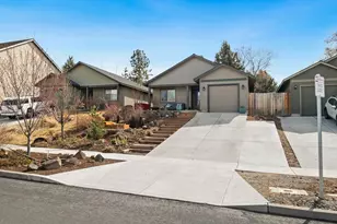21279 Thornhill Ln, Bend, OR 97701 - Photo 1