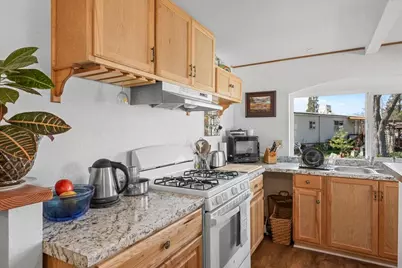 [Address not provided], Ashland, OR 97520 - Photo 5