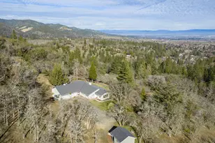 1000 Hill St, Jacksonville, OR 97530 - Photo 3