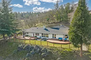 1000 Hill St, Jacksonville, OR 97530 - Photo 5