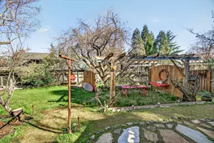645 E California St, Jacksonville, OR 97530 - Photo 57