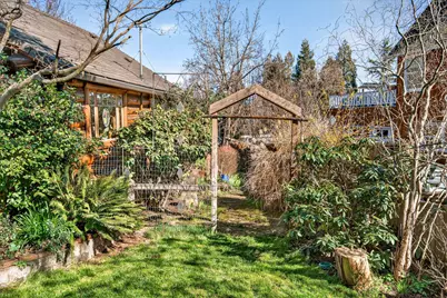 645 E California Street, Jacksonville, OR 97530 - Photo 51