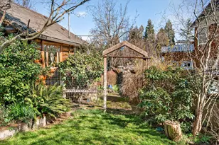 645 E California St, Jacksonville, OR 97530 - Photo 51