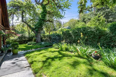 645 E California Street, Jacksonville, OR 97530 - Photo 9