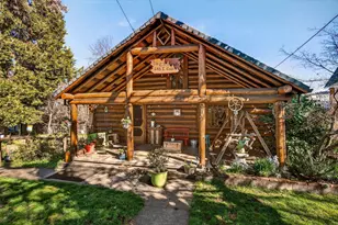 645 E California St, Jacksonville, OR 97530 - Photo 3
