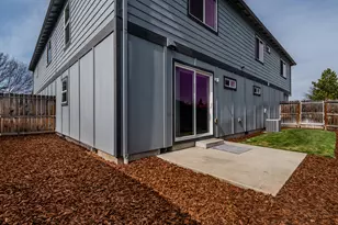 1109 Peachwood Ct, Medford, OR 97501 - Photo 3