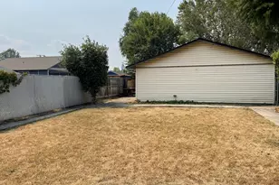 735 Kenyon St, Medford, OR 97501 - Photo 17