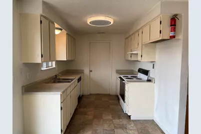 735 Kenyon Street, Medford, OR 97501 - Photo 5