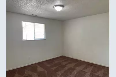 735 Kenyon Street, Medford, OR 97501 - Photo 11