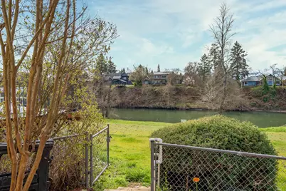 608 Woodlawn Circle, Grants Pass, OR 97526 - Photo 29