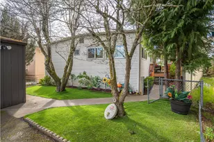 608 Woodlawn Cir, Grants Pass, OR 97526 - Photo 3