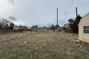 930 NW Canyon Dr, Redmond, OR 97756 - Photo 27