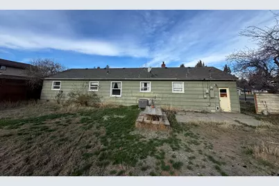 930 NW Canyon Drive, Redmond, OR 97756 - Photo 3