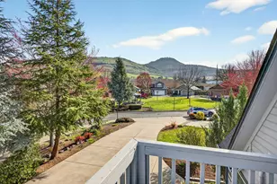 3473 Poppywoods Dr, Medford, OR 97504 - Photo 33