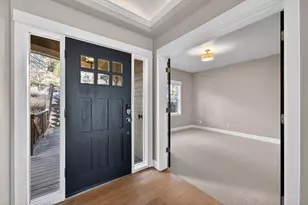 3122 N W Colonial Dr, Bend, OR 97703 - Photo 3