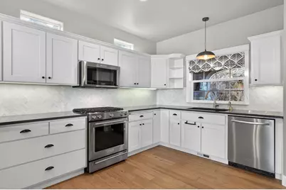 3122 NW Colonial Drive, Bend, OR 97703 - Photo 9