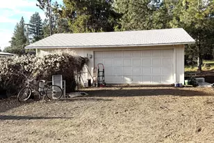 9810 Puckett Ln, Klamath Falls, OR 97601 - Photo 7