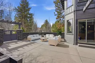 2538 NW Hosmer Lake Dr, Bend, OR 97703 - Photo 5