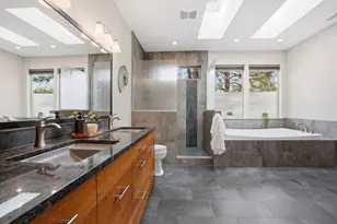 2538 NW Hosmer Lake Dr, Bend, OR 97703 - Photo 23